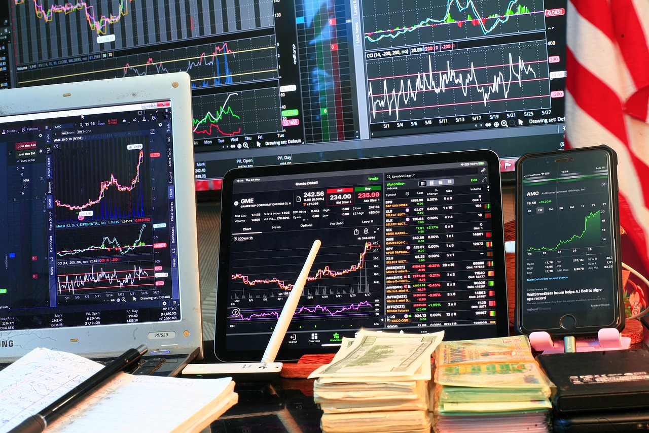 How to Read Market Signals for Informed Trading Decisions